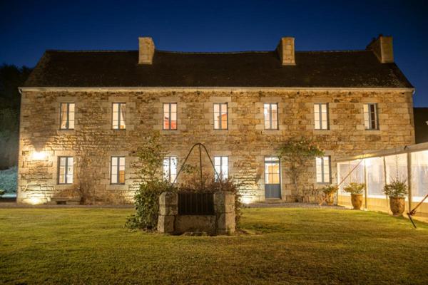 Manoir proche Penvenan  630 m2, 17 pièces, 12 chambres