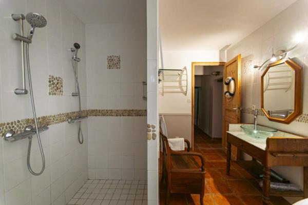 Manoir proche Penvenan  630 m2, 17 pièces, 12 chambres