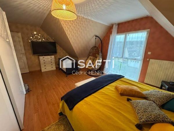 Construite en 2009, cette maison familiale sera vous charmer par ses volume généreux.