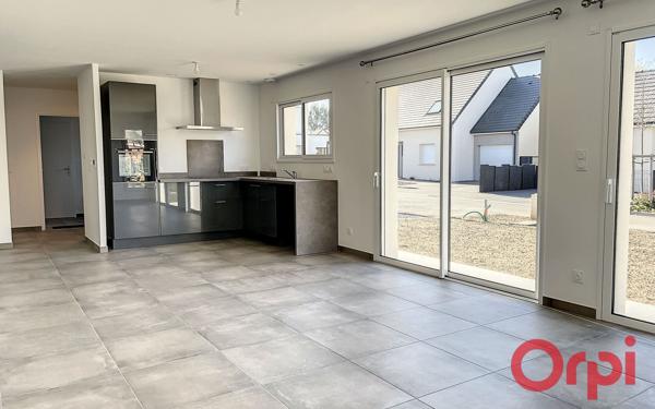 Maison à louer    5 pièces •  Laigné-en-Belin