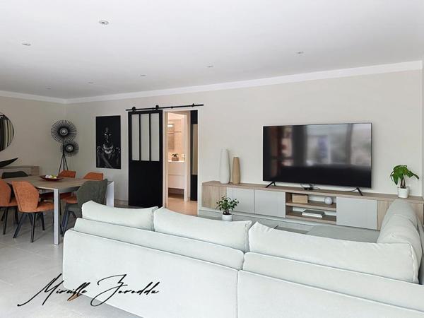 JONQUIERES SAINT VINCENT Villa  3 pièces107 m² avec véranda et parking