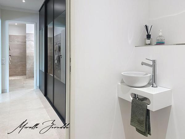 JONQUIERES SAINT VINCENT Villa  3 pièces107 m² avec véranda et parking