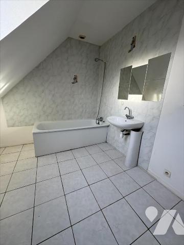 Maison 5 pièces - 2004 Lotissement calme proche bourg  - 4 Km de la mer