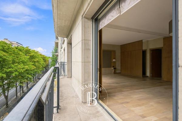 Paris 8ème, Appartement 1 Chambre -  91 m² à vendre