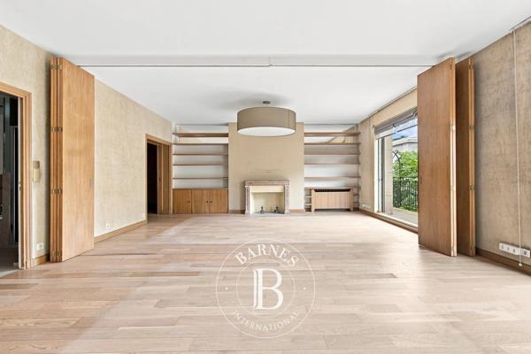 Paris 8ème, Appartement 1 Chambre -  91 m² à vendre