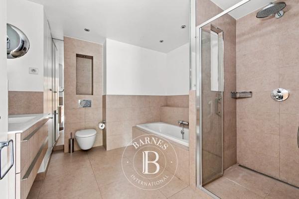 Paris 8ème, Appartement 1 Chambre -  91 m² à vendre