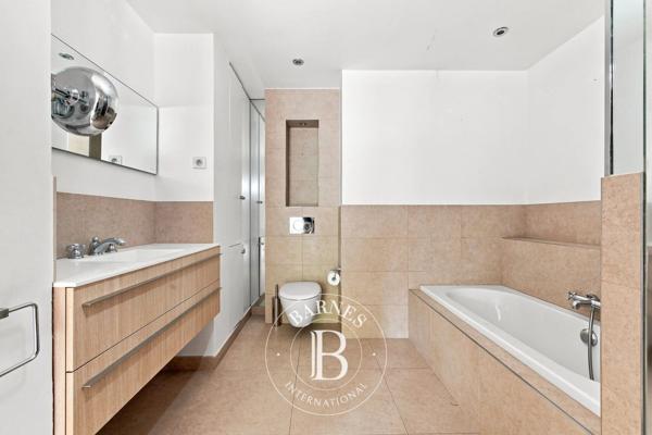 Paris 8ème, Appartement 1 Chambre -  91 m² à vendre
