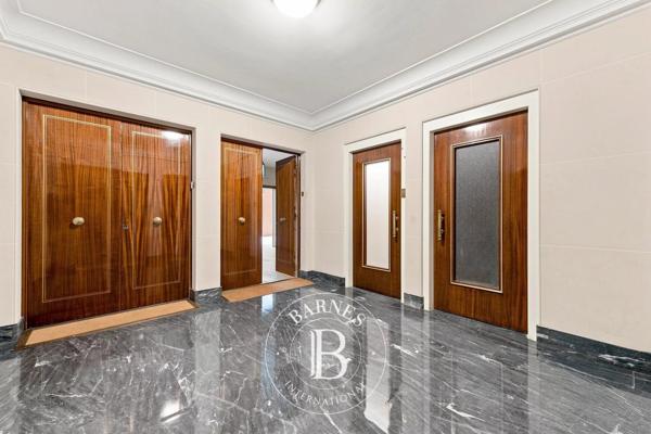 Paris 8ème, Appartement 1 Chambre -  91 m² à vendre