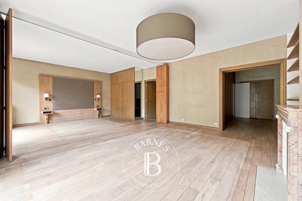 Paris 8ème, Appartement 1 Chambre -  91 m² à vendre