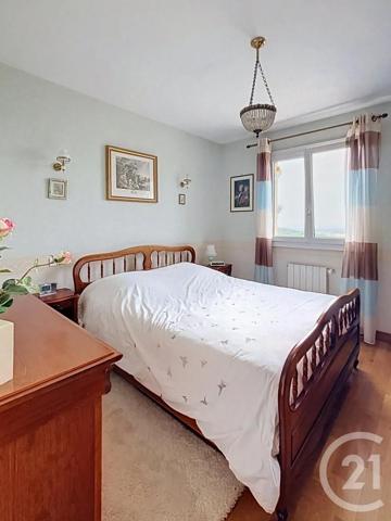 Maison à vendre  8 pièces - 160 m 2   CHATEL GUYON  - 63