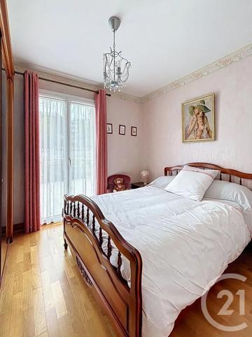 Maison à vendre  8 pièces - 160 m 2   CHATEL GUYON  - 63