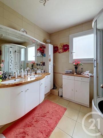 Maison à vendre  8 pièces - 160 m 2   CHATEL GUYON  - 63
