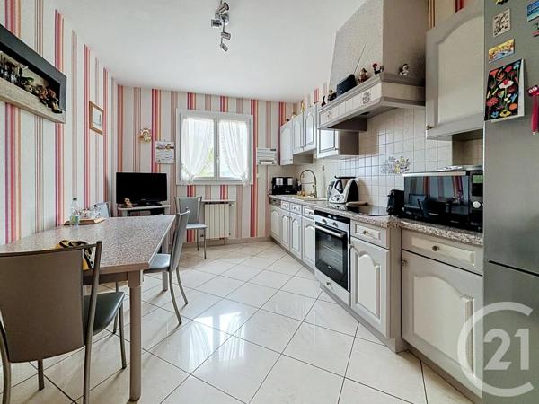 Maison à vendre  8 pièces - 160 m 2   CHATEL GUYON  - 63