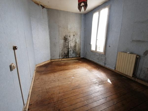 Maison de caractère avec dépendances et terrain Lussac les Eglises