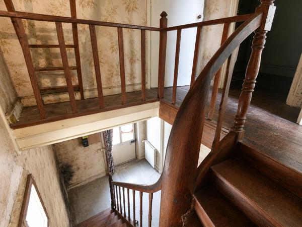 Maison de caractère avec dépendances et terrain Lussac les Eglises
