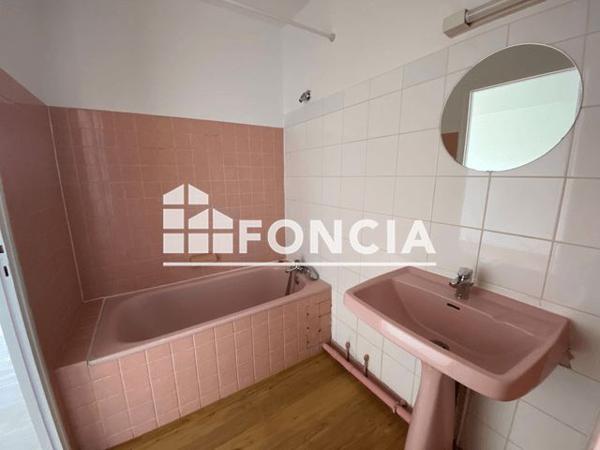 Location Studio 27.2 m² - IMPASSE CARROS Talence 33400