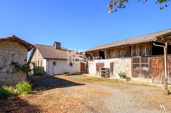 Charmante ferme, 3 chambres et un bureau, dépendances et hangar