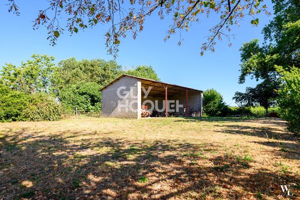 Charmante ferme, 3 chambres et un bureau, dépendances et hangar