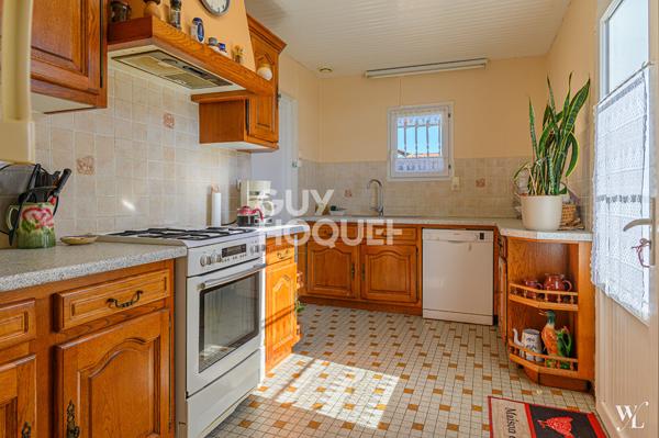 Charmante ferme, 3 chambres et un bureau, dépendances et hangar