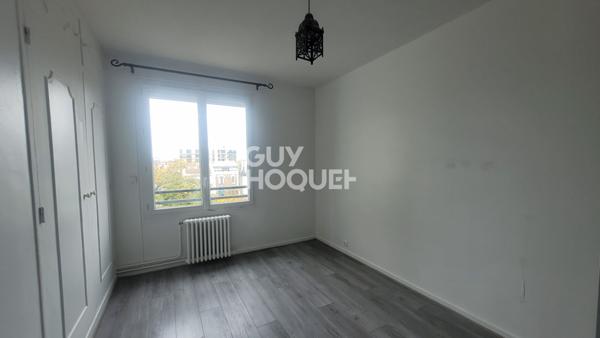BOIS COLOMBES, MAIRIE/ 3 P. 57,50 m² avec BALCON