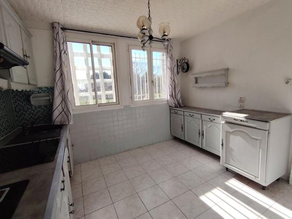 A VENDRE APPARTEMENT TYPE 3 3 PIECES 13014 MARSEILLE CANET BALCON CAVE PARKING