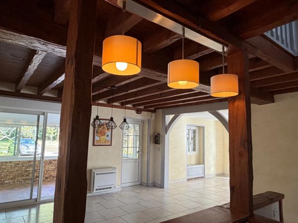 Grande maison de caractère totalement rénovée avec studio indépendant, grange et terrain idéal pour des chevaux à LAMOTHE