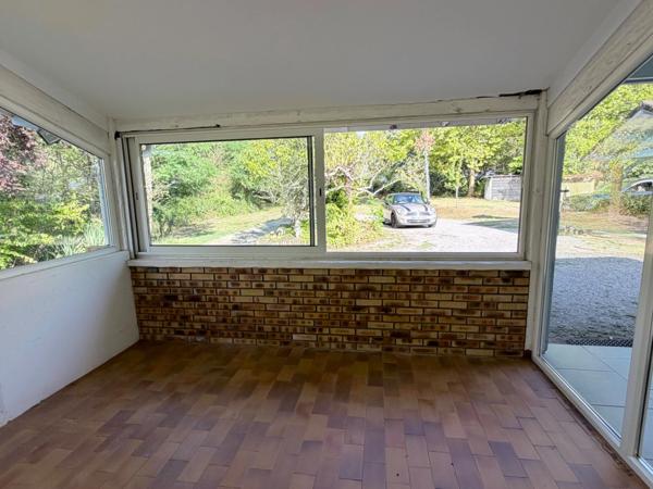 Grande maison de caractère totalement rénovée avec studio indépendant, grange et terrain idéal pour des chevaux à LAMOTHE