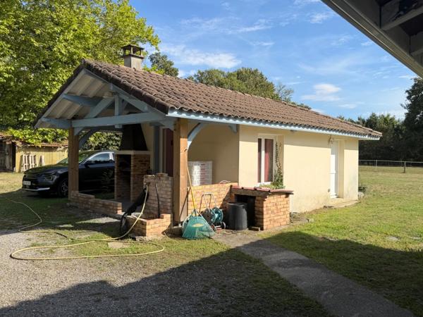 Grande maison de caractère totalement rénovée avec studio indépendant, grange et terrain idéal pour des chevaux à LAMOTHE