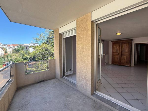 Appartement 3 pièces 70 m² LYON