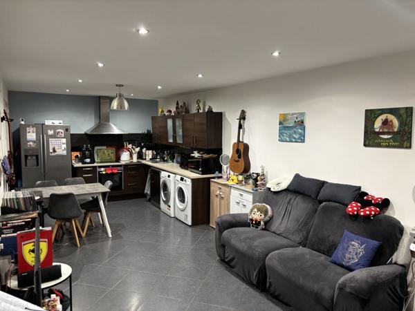 Gardanne - Maison rénovée 3 pièces - 70 m2 - terrasse couverte - jardin - stationnement