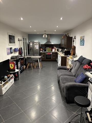 Gardanne - Maison rénovée 3 pièces - 70 m2 - terrasse couverte - jardin - stationnement