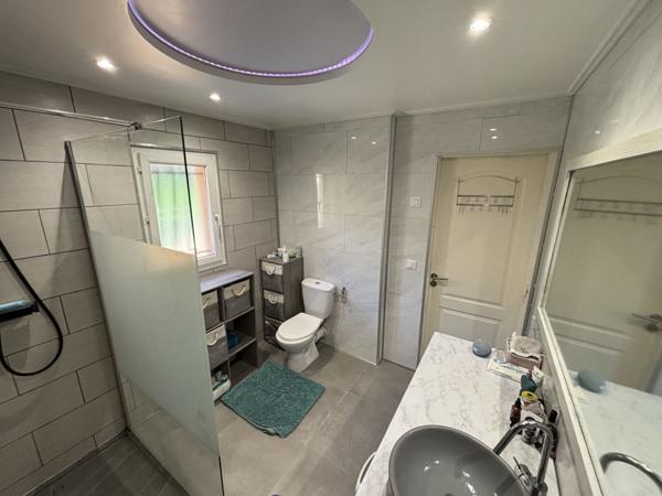 Gardanne - Maison rénovée 3 pièces - 70 m2 - terrasse couverte - jardin - stationnement