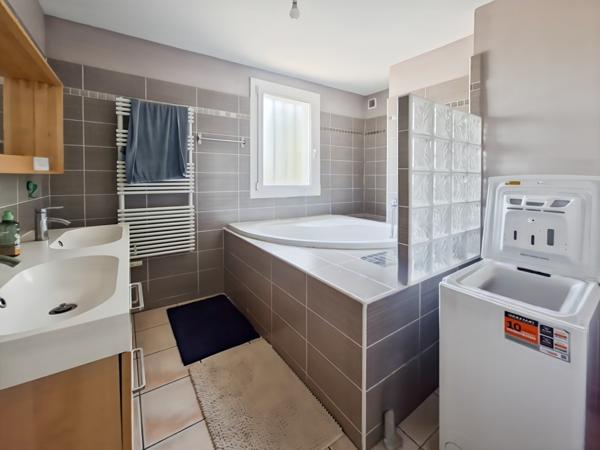 Appartement Vitrolles  Les Vignette 4 pièces 74m²