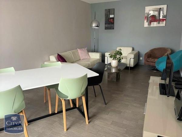 Appartement à louer 4 pièces 87.9m²