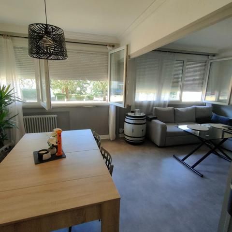 Appartement de type F4 situé à Saint-Etienne proche du HPL . Actuellement en location dans une copropriété sécurisé.