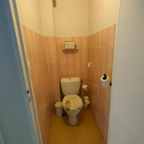 Appartement de type F4 situé à Saint-Etienne proche du HPL . Actuellement en location dans une copropriété sécurisé.