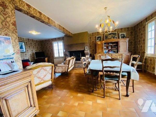 A Vendre à Trégastel 22730, Pavillon de 140m² habitables, de 8 pièces + cuisine, dont 1 ch au r...