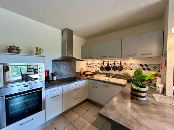 APPARTEMENT T3 avec grande terrasse et vue dégagée