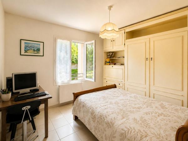 APPARTEMENT T3 avec grande terrasse et vue dégagée