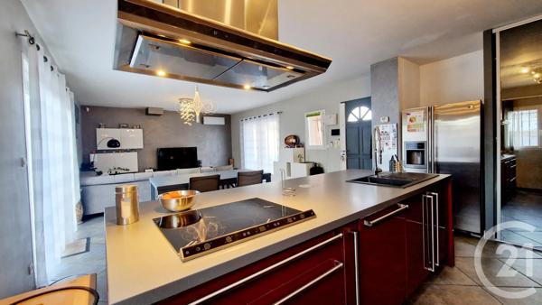 Maison à vendre  6 pièces - 137 m 2   MARIGNANE  - 13