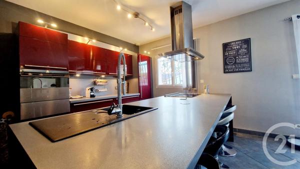 Maison à vendre  6 pièces - 137 m 2   MARIGNANE  - 13