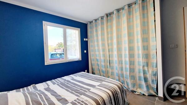 Maison à vendre  6 pièces - 137 m 2   MARIGNANE  - 13