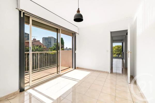 Appartement F4 à vendre  4 pièces - 83,39 m 2   NICE  - 06