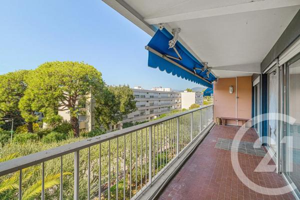 Appartement F4 à vendre  4 pièces - 83,39 m 2   NICE  - 06