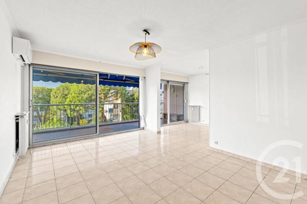 Appartement F4 à vendre  4 pièces - 83,39 m 2   NICE  - 06