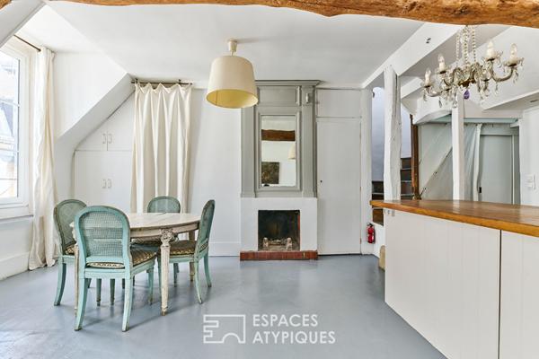 Duplex chargé d’histoire proche de la Place des Vosges