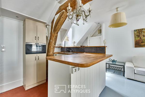 Duplex chargé d’histoire proche de la Place des Vosges