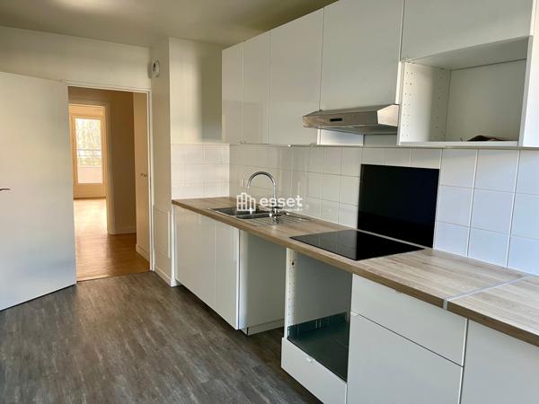 Location Appartement 4 pièces 99 m² - Courbevoie 92400