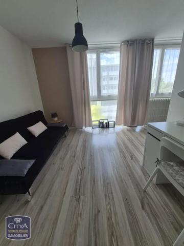 Appartement à louer 4 pièces 77.32m² Maubeuge (59600)