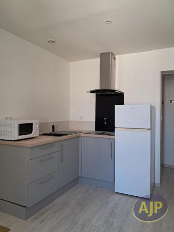 Appartement à louer Jarnac Champagne : 2 pièces, 30m² avec 1 chambre(s) à 480€ - AJP Immobilier Pons